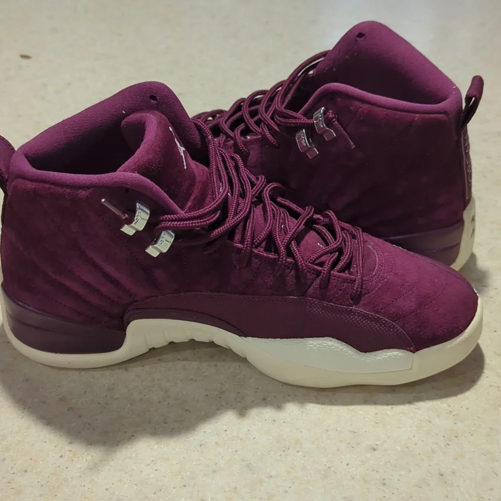 Nike Air Jordan 12 Bordeaux - Picture 6 of 6